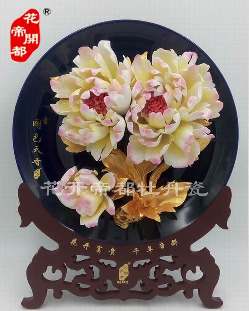 今年看不了牡丹花沒關系，買件牡丹瓷就可以啦